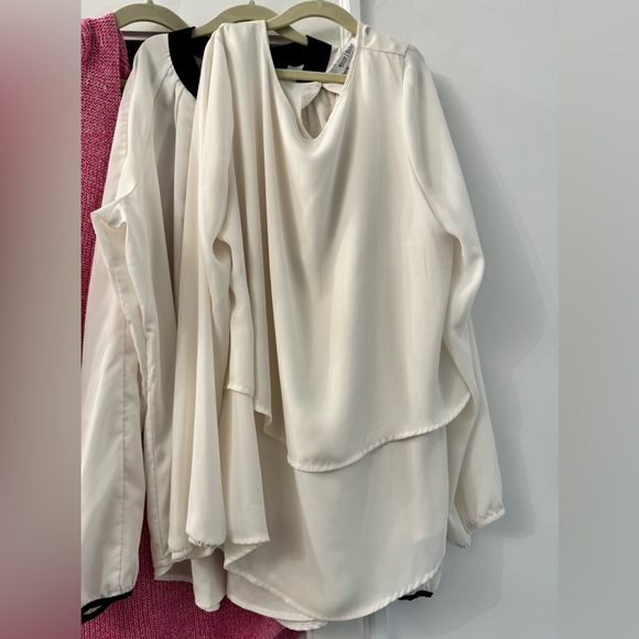 Lot of 7 Women’s Shirts and Sweaters - Picture 2 of 8